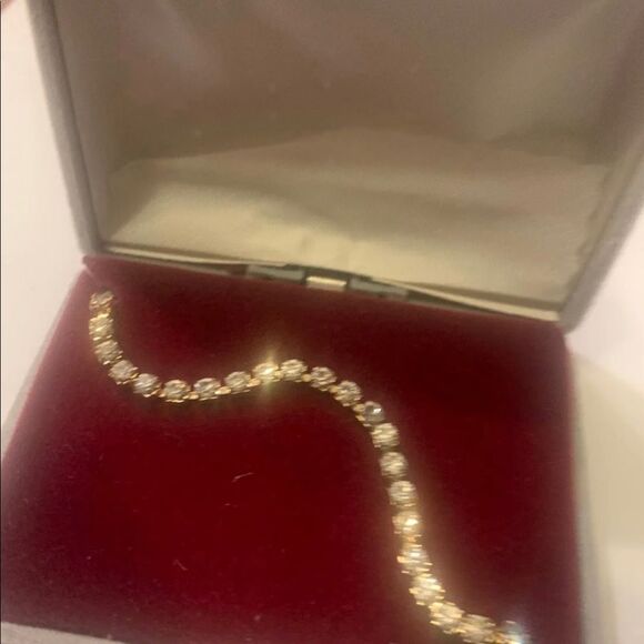 Genuine Austrian Crystal Bracelet in case box - Picture 6 of 7